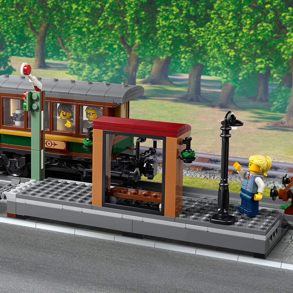 LEGO? City Vintage Steam Train
