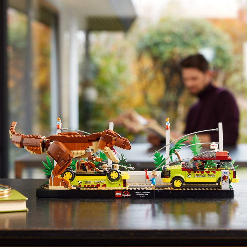 LEGO? Jurassic Park T. rex Breakout