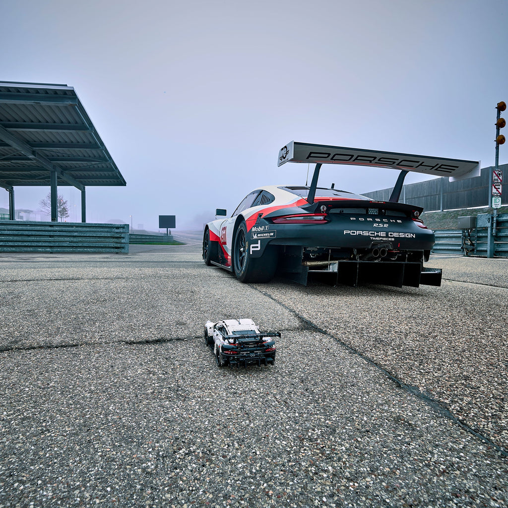 LEGO? Technic Porsche 911 RSR