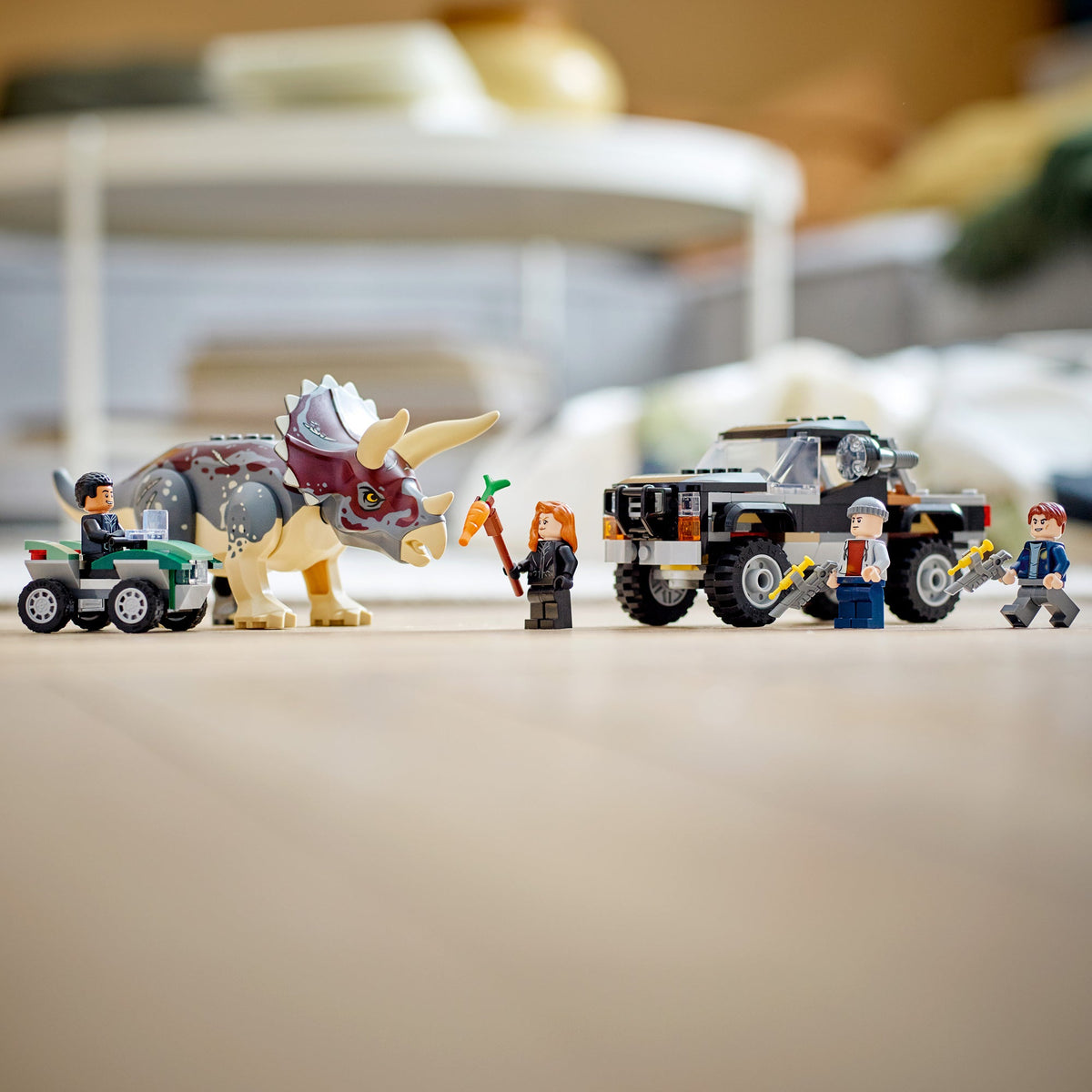LEGO? Jurassic World Triceratops Pickup Truck Ambush