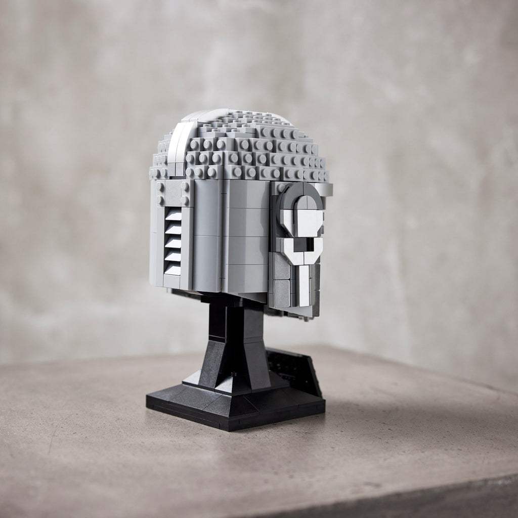 LEGO? Star Wars? The Mandalorian? Helmet
