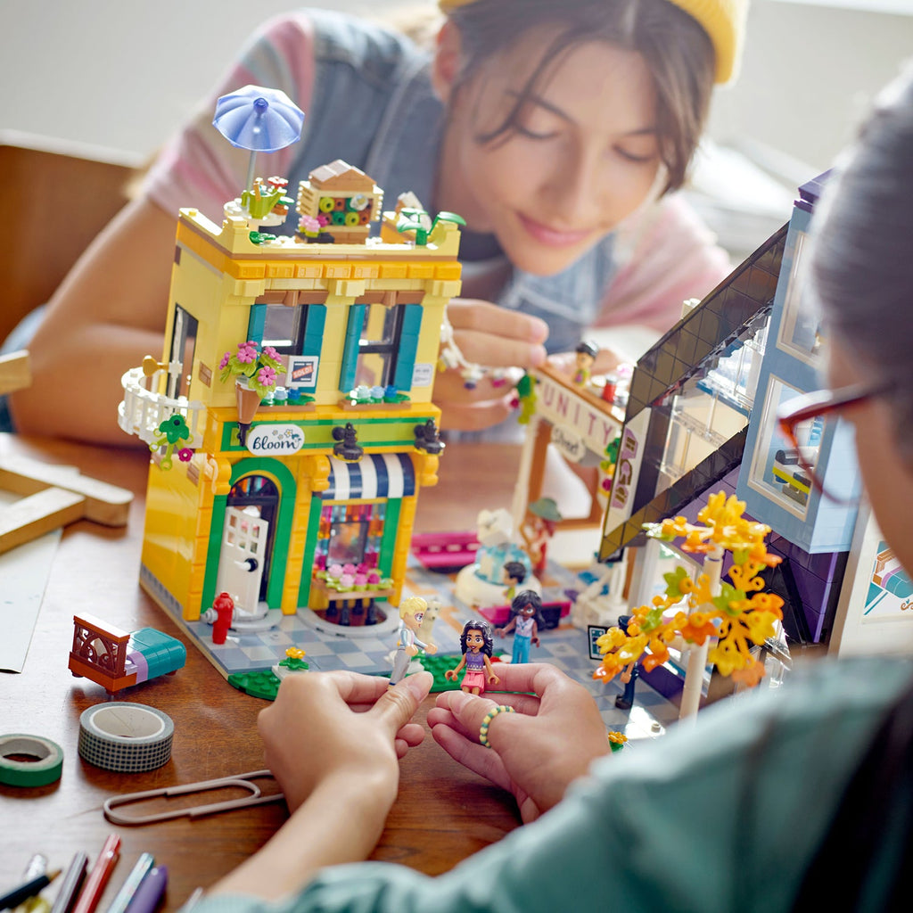 LEGO? Friends? Downtown Flower and Design Stores