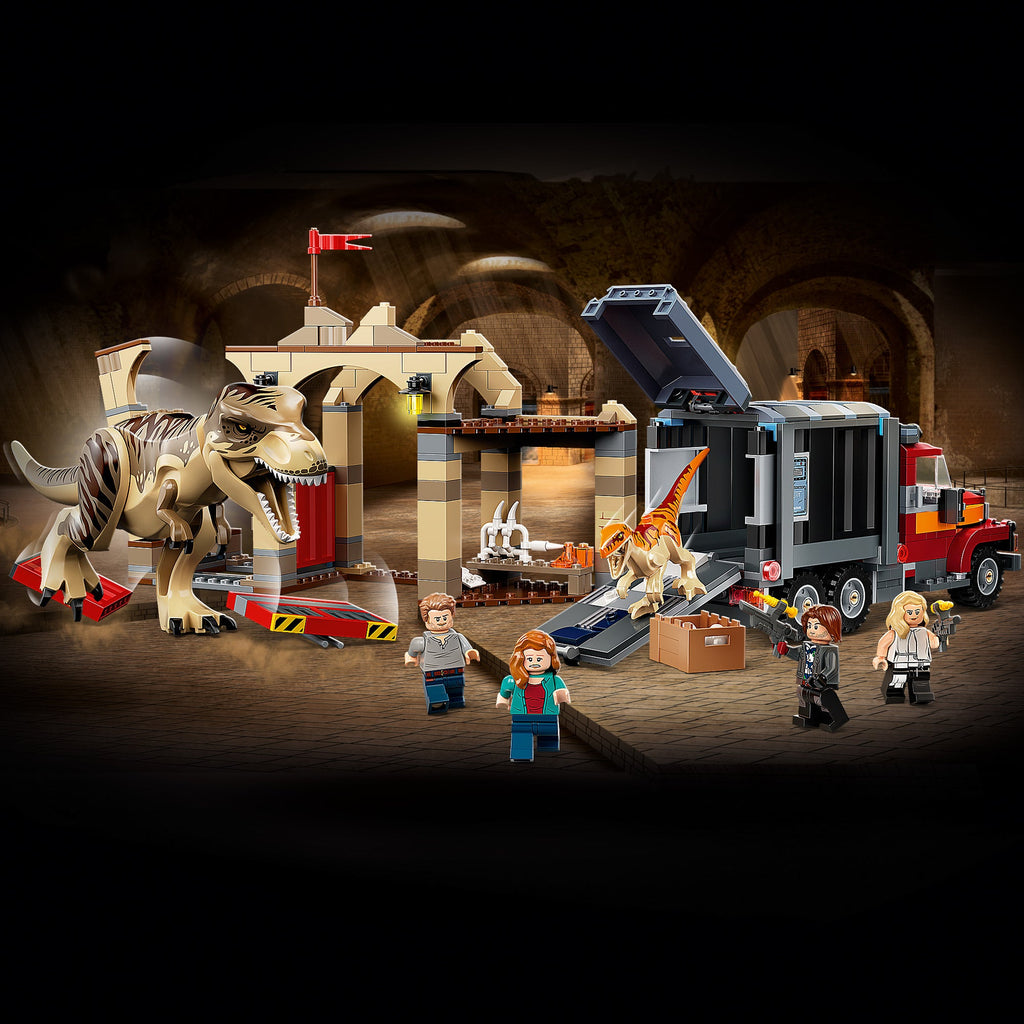 LEGO? Jurassic World T. rex & Atrociraptor Dinosaur Breakout