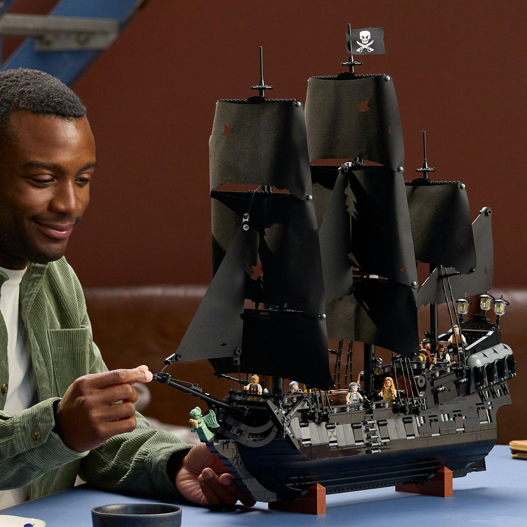 LEGO? Icons Captain Jack Sparrow's Pirate Ship