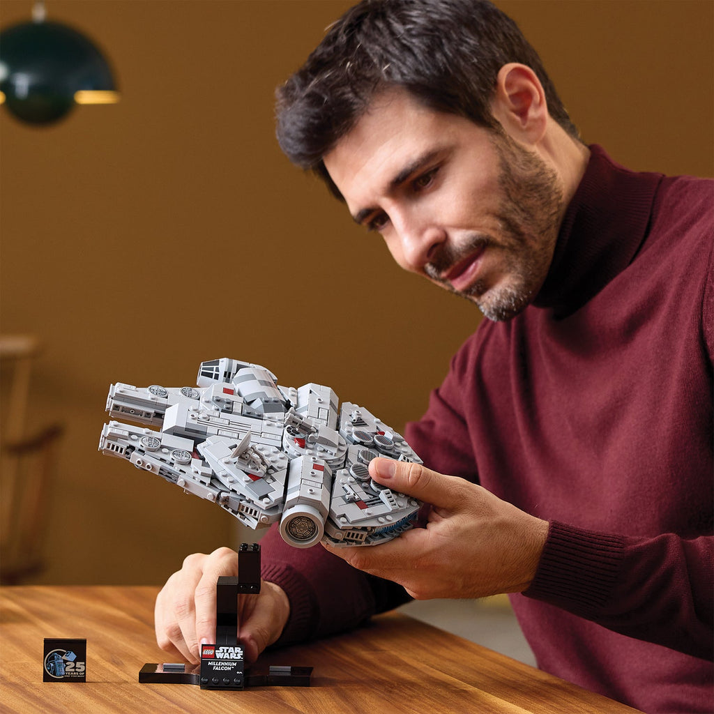 LEGO? Star Wars Millennium Falcon?