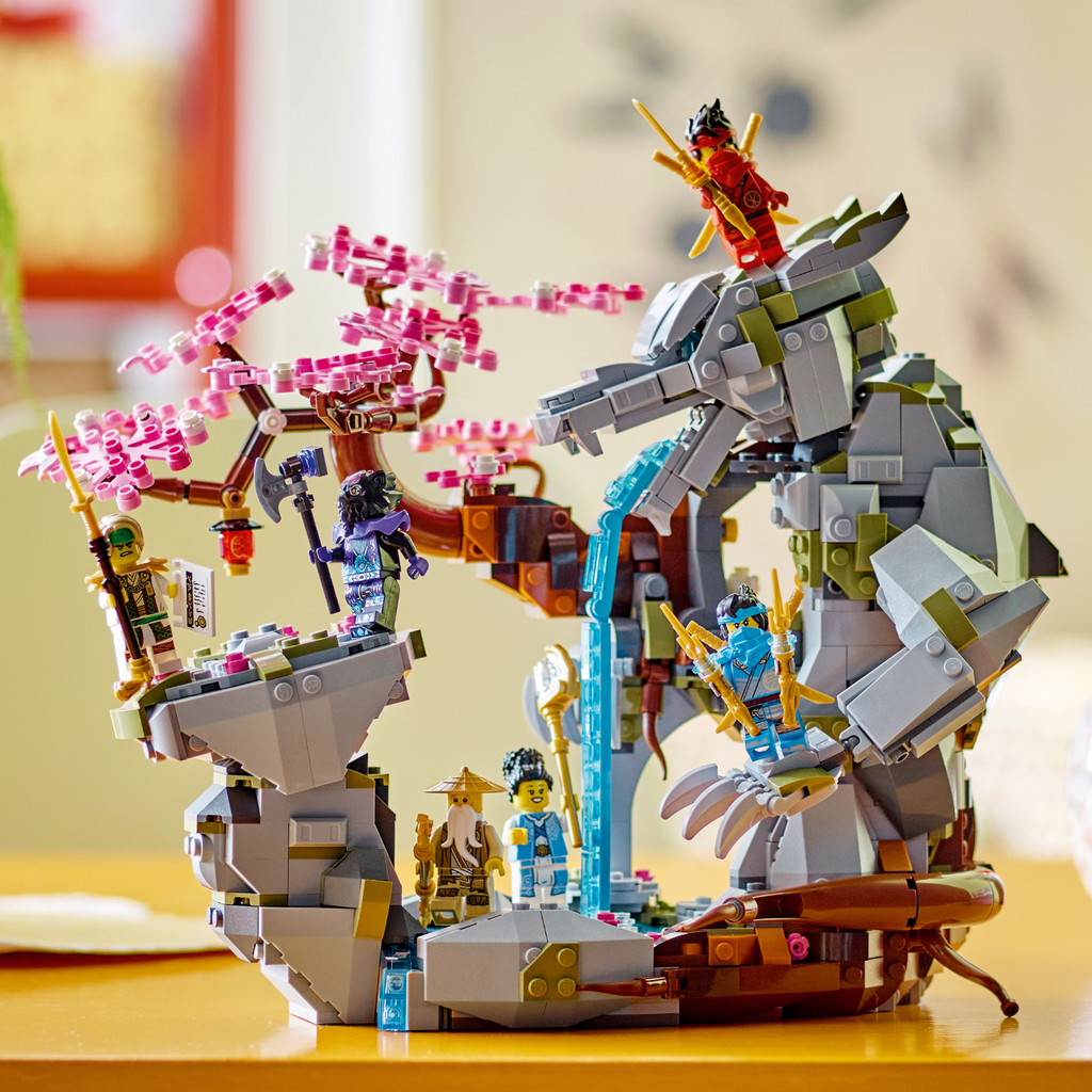 LEGO? NINJAGO? Dragon Stone Shrine