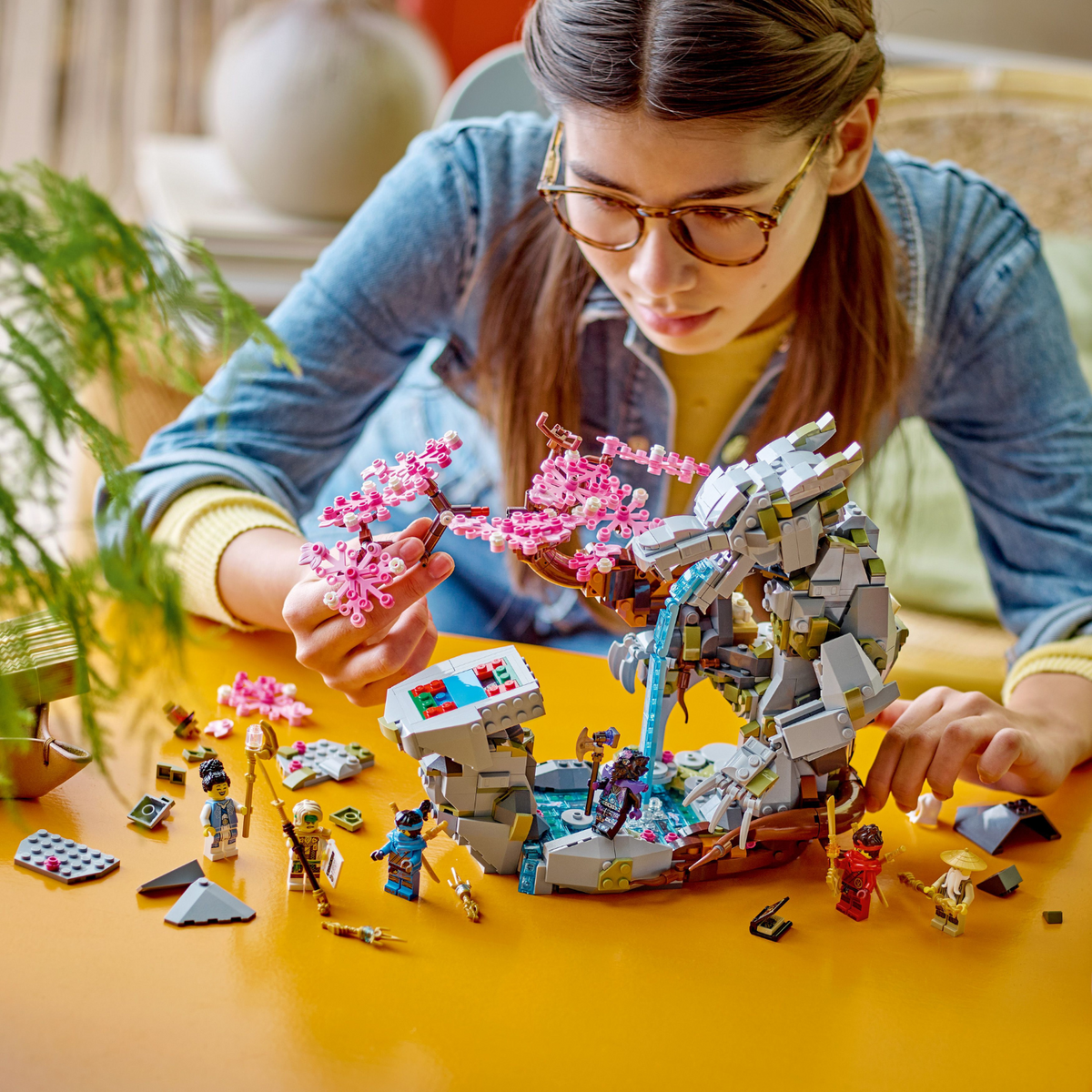 LEGO? NINJAGO? Dragon Stone Shrine