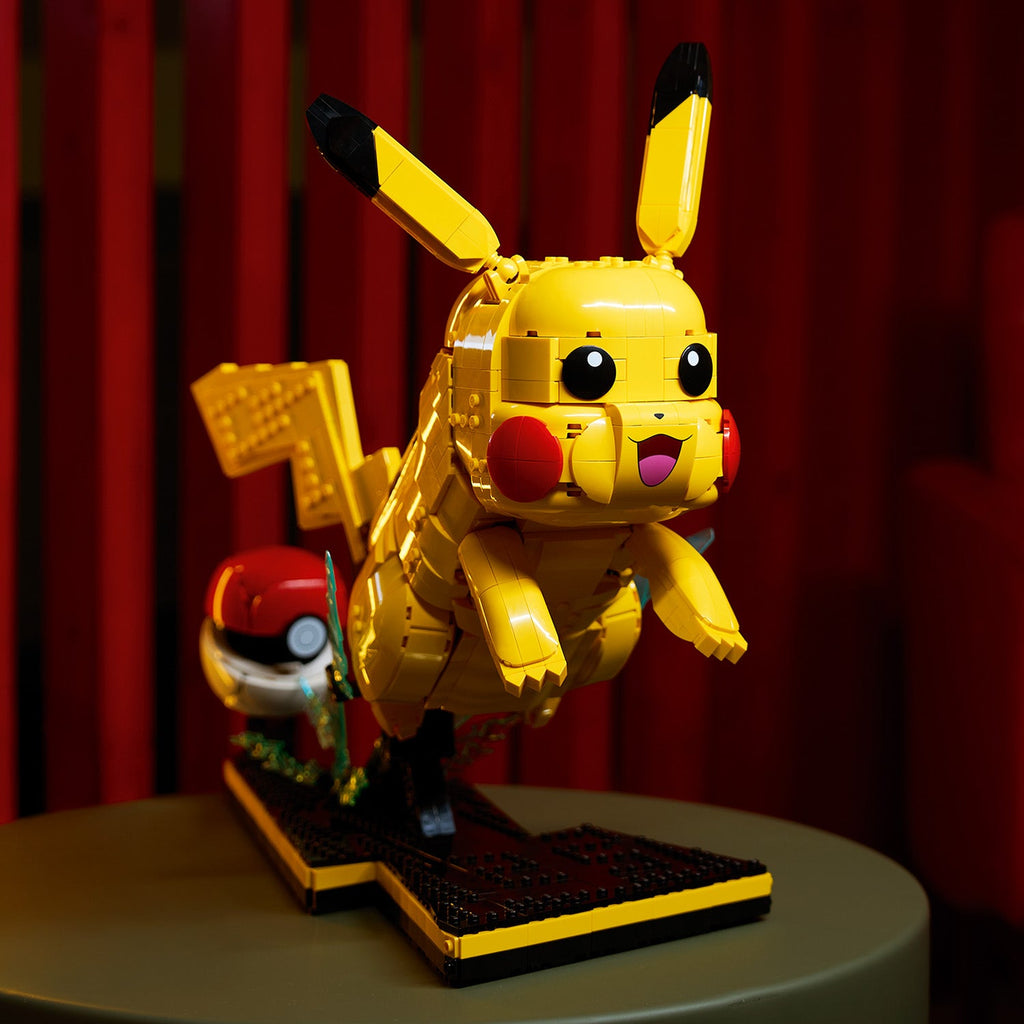 LEGO? Pok¨¦mon? Pikachu and Pok¨¦ Ball