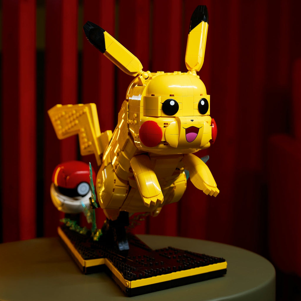 LEGO? Pok¨¦mon? Pikachu and Pok¨¦ Ball