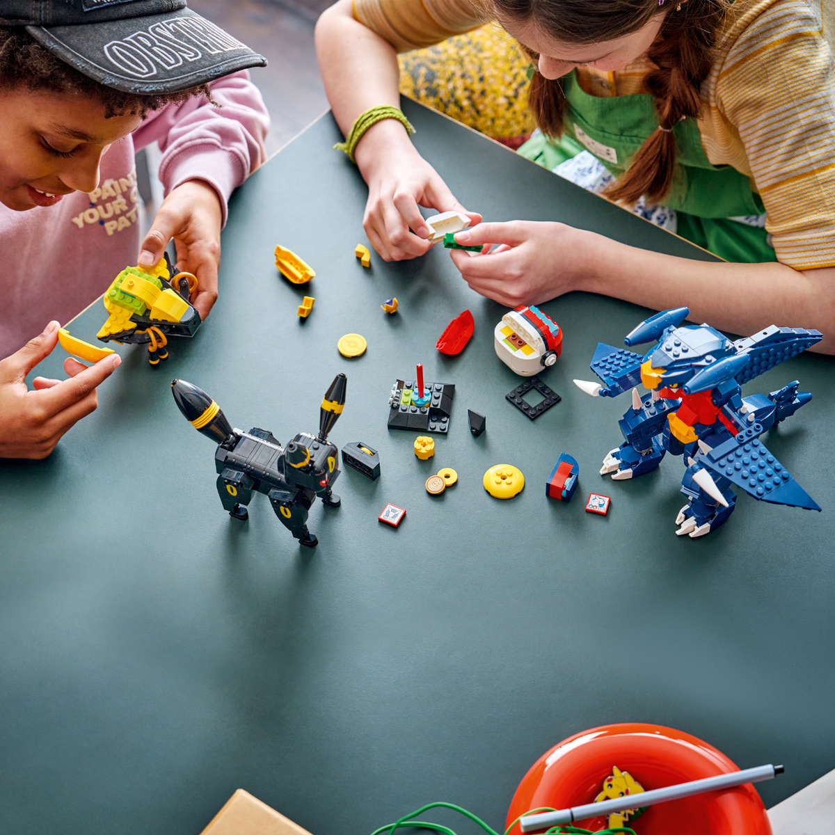 LEGO? Pok¨¦mon? SMART Play?: Umbreon vs. Garchomp Championship Battle