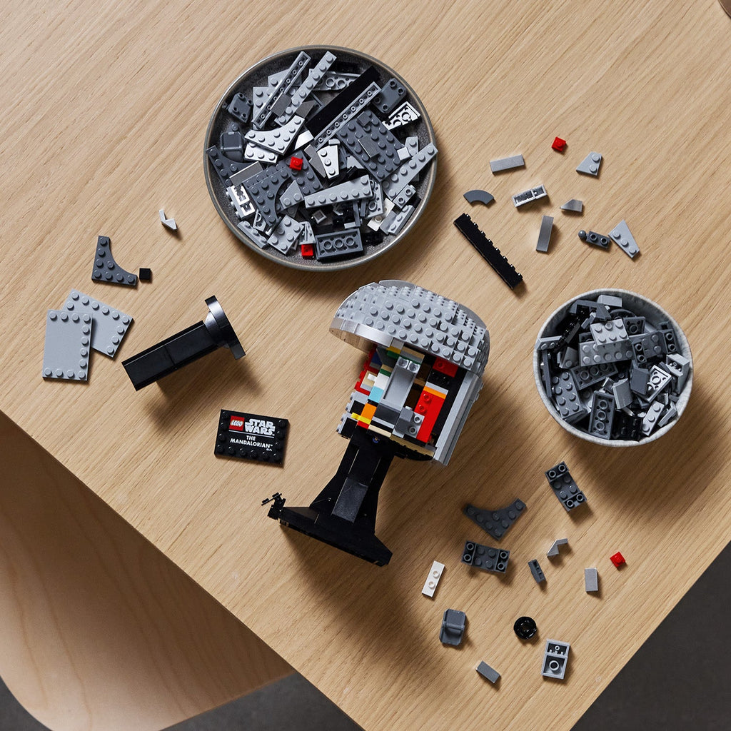LEGO? Star Wars? The Mandalorian? Helmet