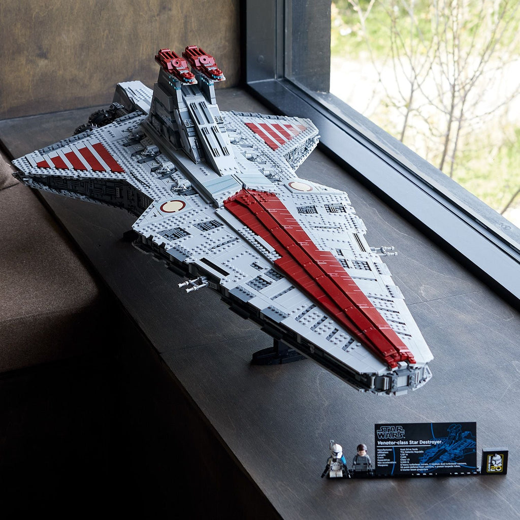 LEGO? Star Wars? Venator-Class Republic Attack Cruiser - Ultimate Collector Series