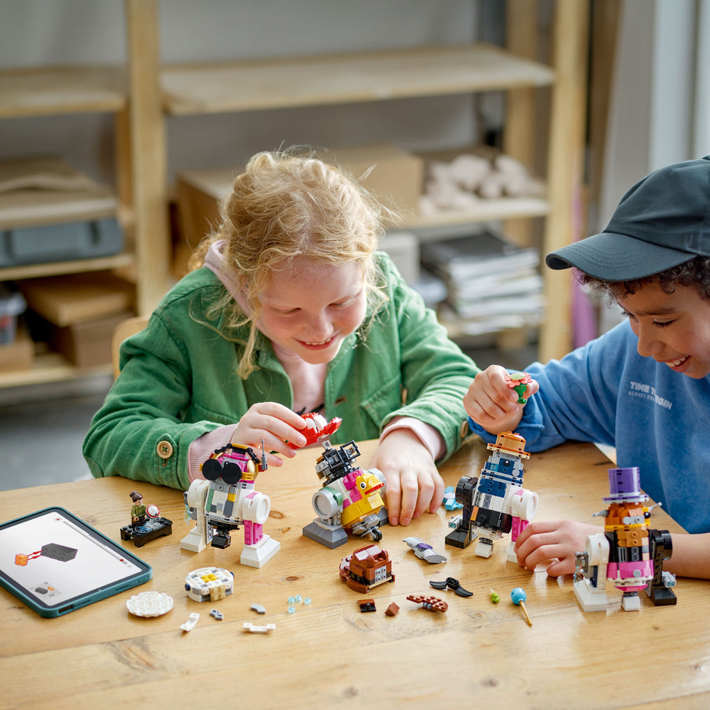 LEGO? Star Wars? Creative Play Droid? Builder