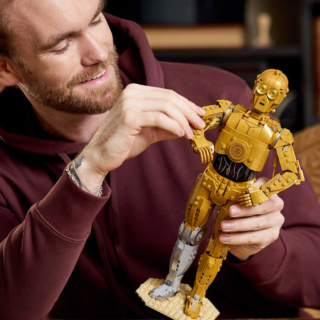 LEGO? Star Wars? C-3PO?