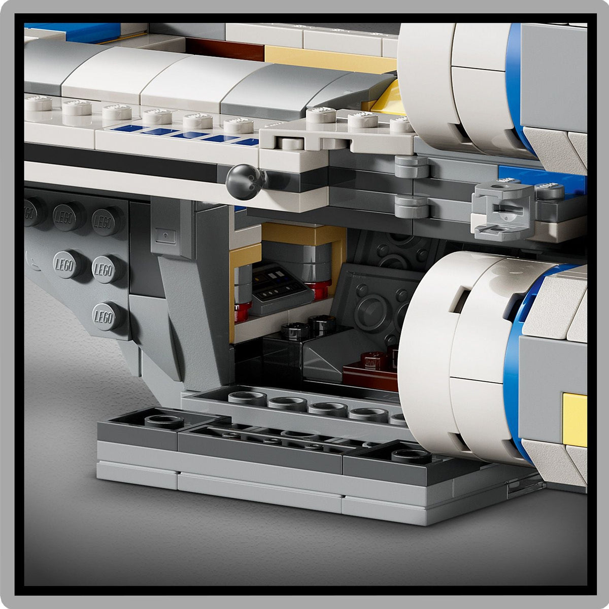 LEGO? Star Wars? Rebel U-Wing Starfighter?