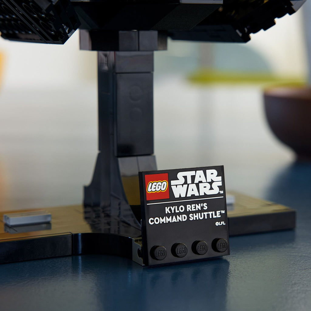 LEGO? Star Wars? Kylo Ren's Command Shuttle