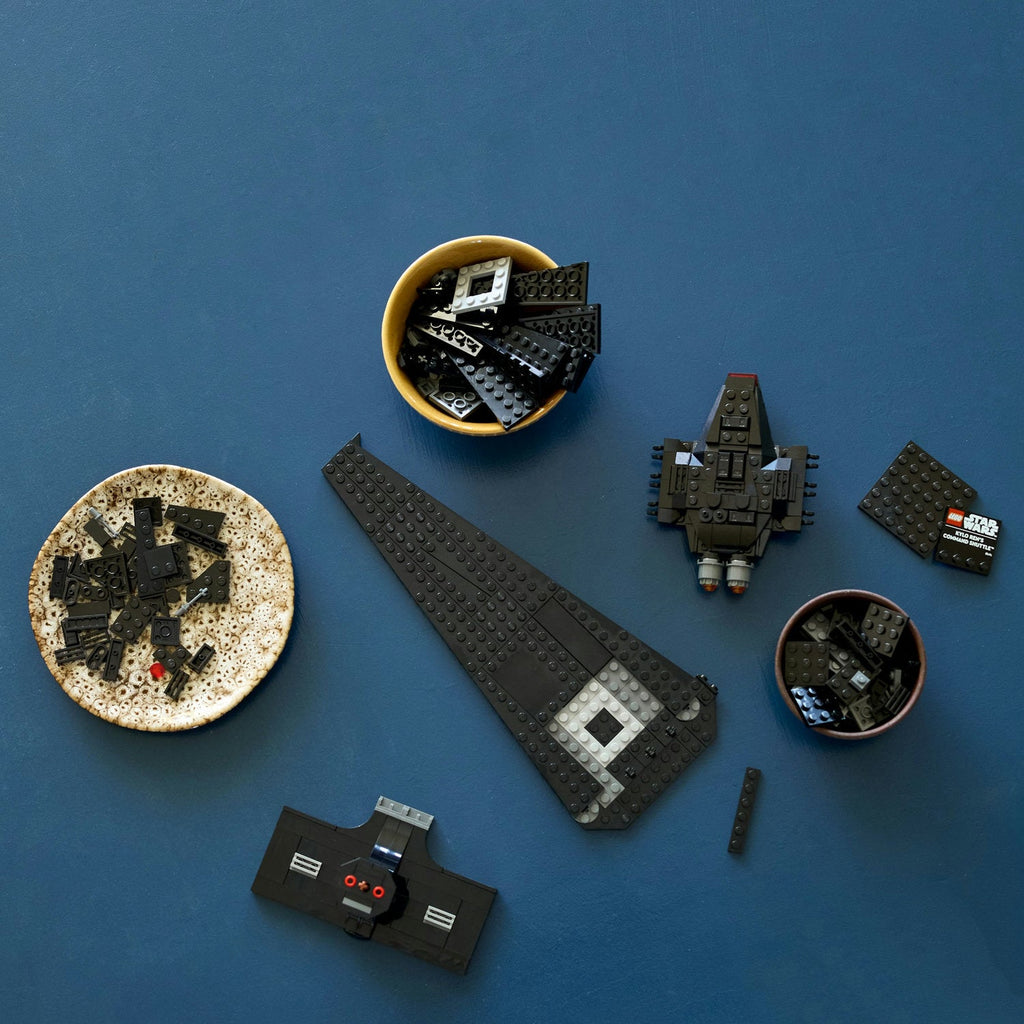 LEGO? Star Wars? Kylo Ren's Command Shuttle