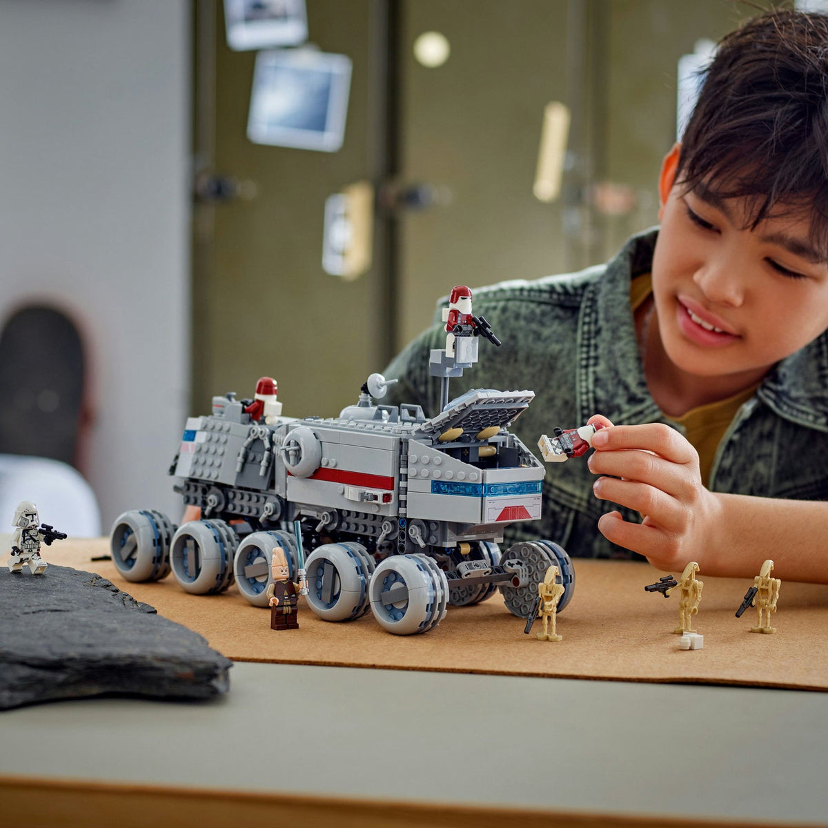 LEGO? Star Wars? Republic Juggernaut