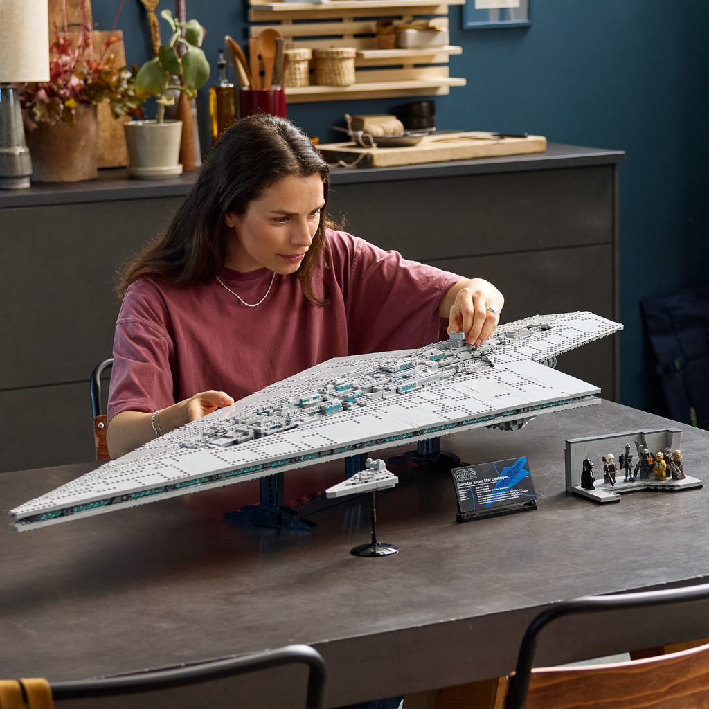 LEGO? Star Wars? Executor Super Star Destroyer?