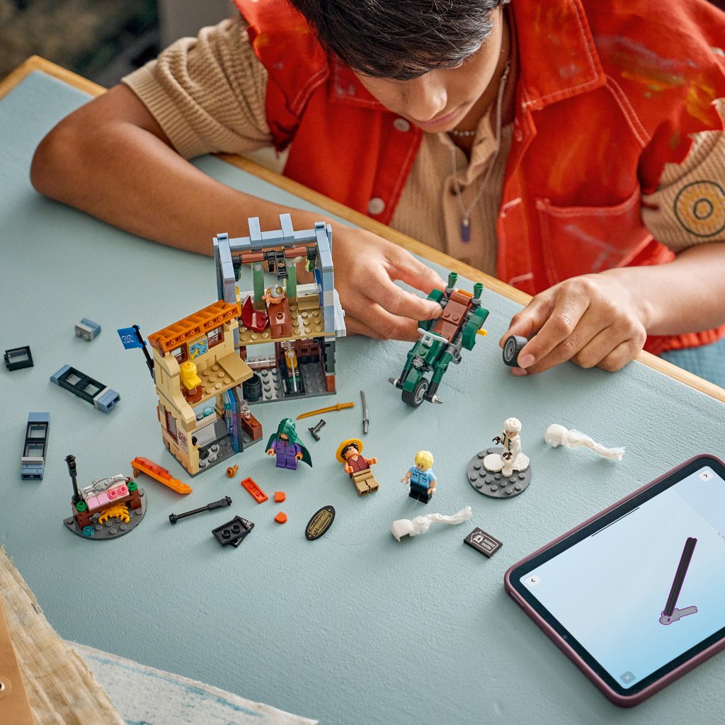 LEGO? ONE PIECE Showdown with Captain Smoker