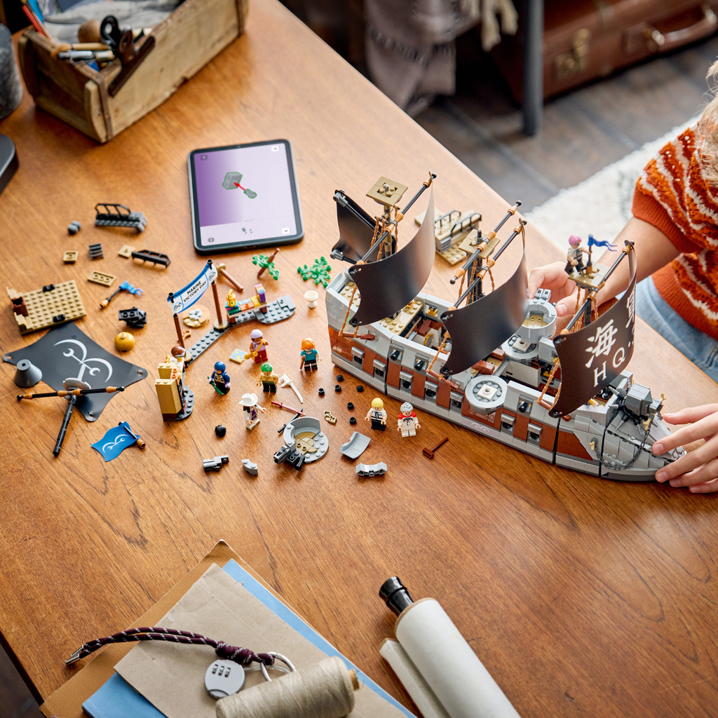 LEGO? ONE PIECE Garp's Marine Battleship