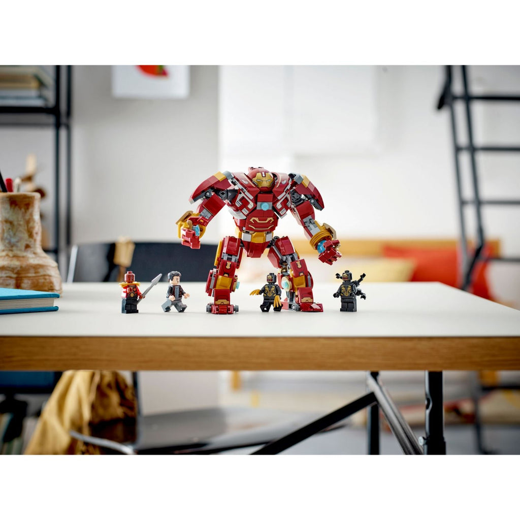 LEGO? Marvel The Hulkbuster: The Battle of Wakanda