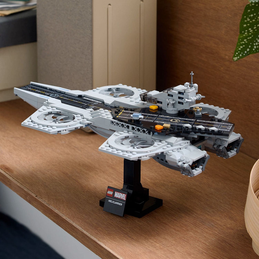LEGO? Marvel The Avengers Helicarrier