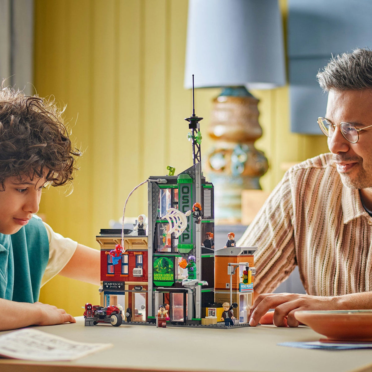 LEGO? ? Marvel Spider-Man vs. Oscorp
