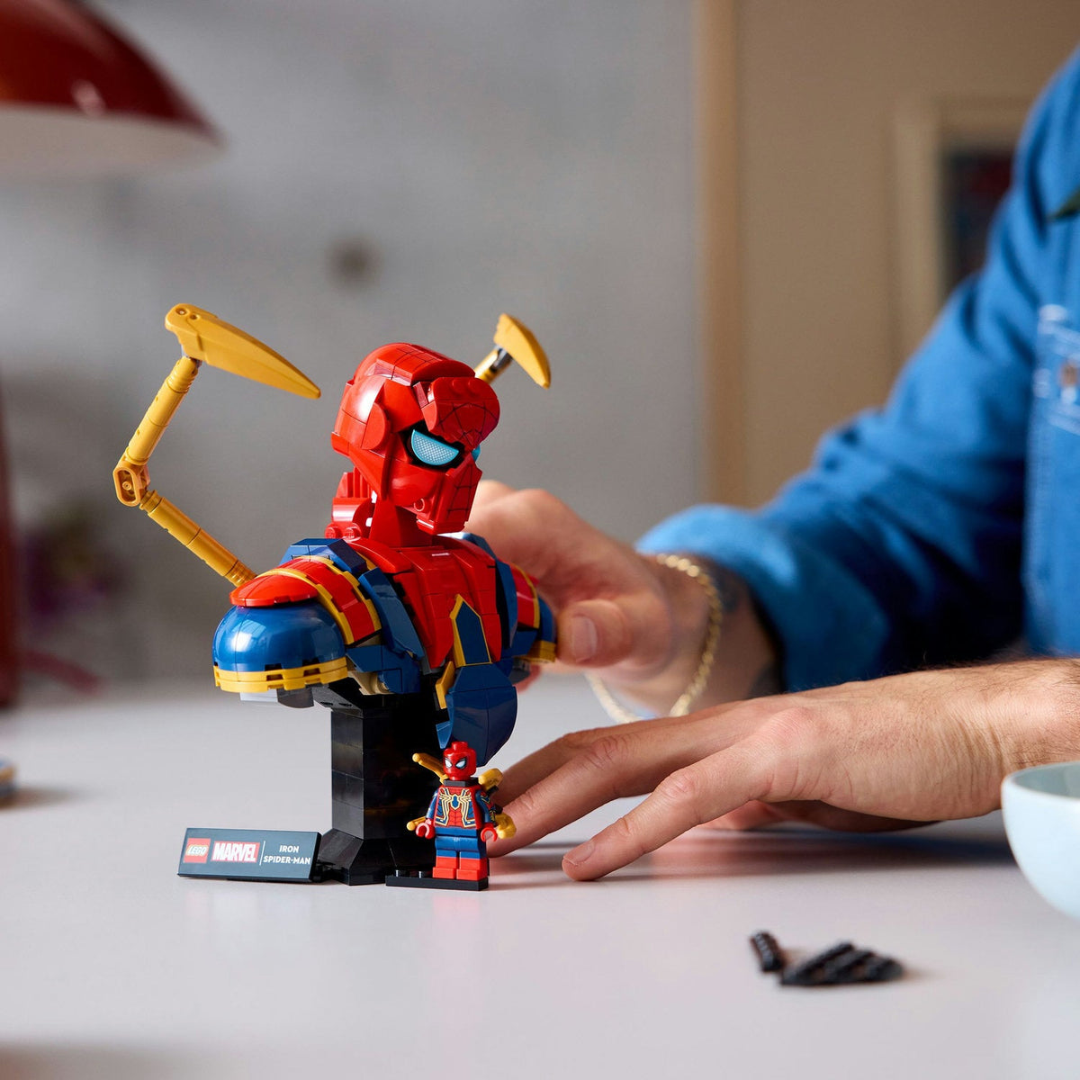 LEGO? ? Marvel Iron Spider-Man Bust