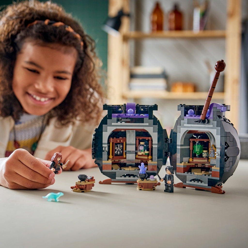 LEGO? Harry Potter? Cauldron: Secret Potions Classroom