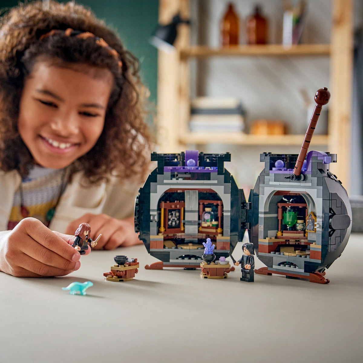 LEGO? Harry Potter? Cauldron: Secret Potions Classroom
