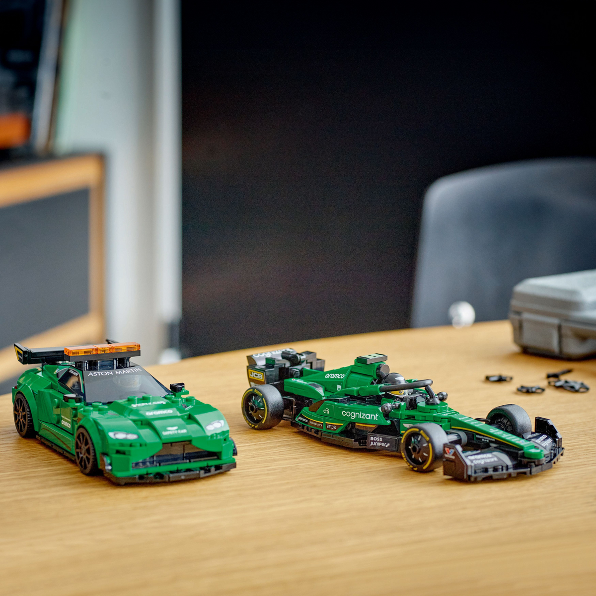 LEGO? Speed Champions Aston Martin Safety Car & AMR23