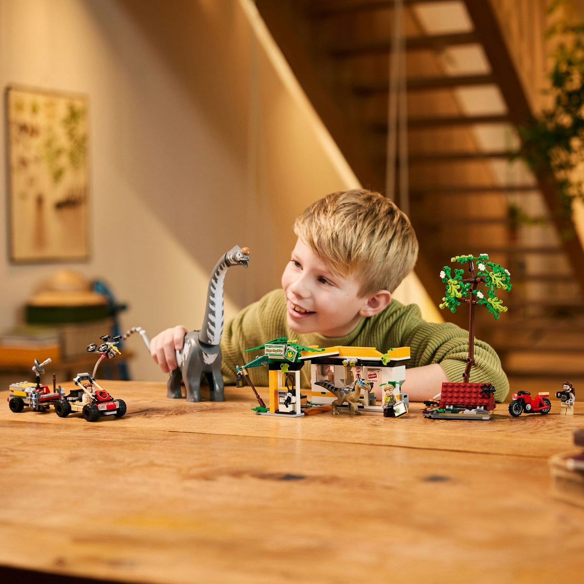 LEGO? Jurassic World Raptor & Titanosaurus Tracking Mission