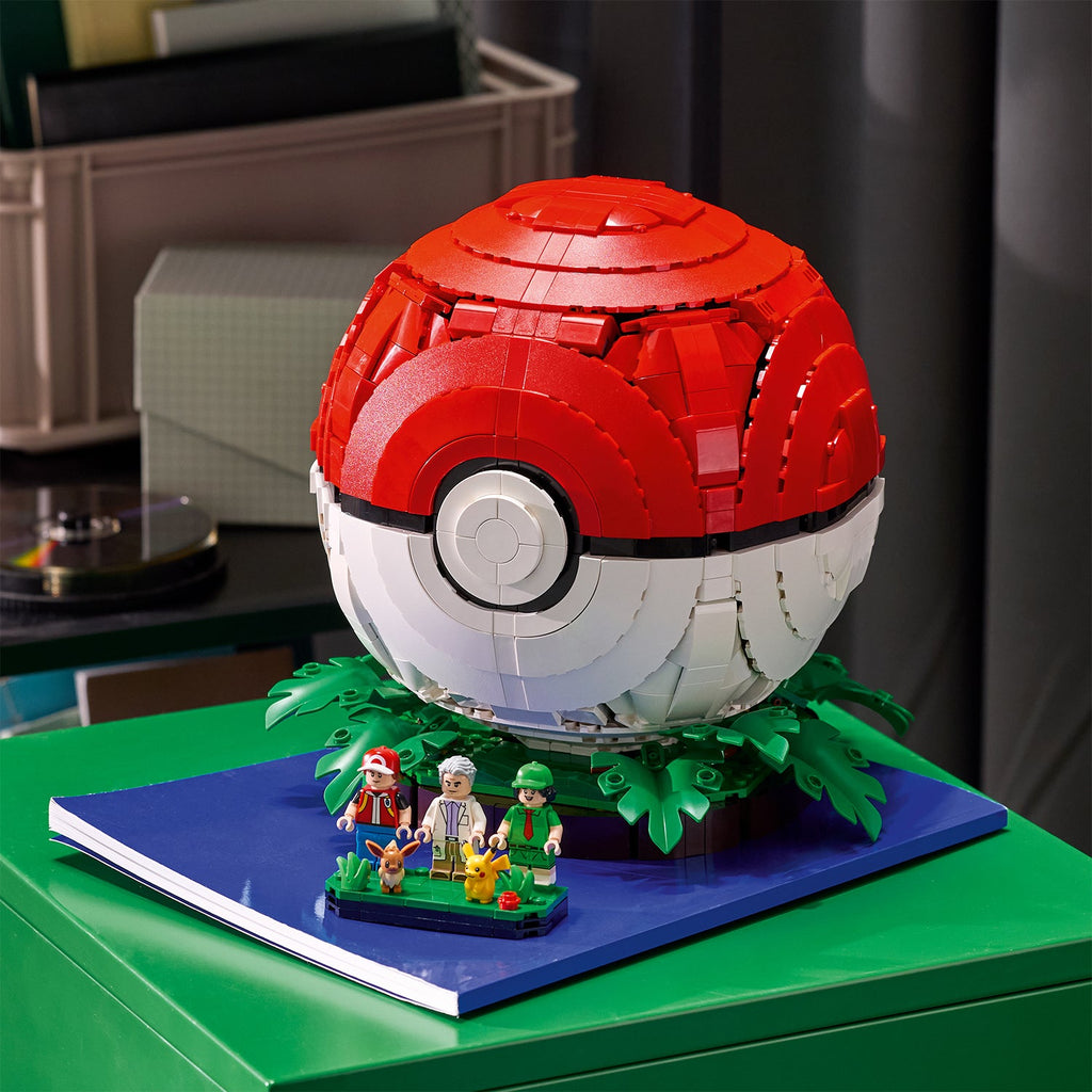 LEGO? Pok¨¦mon? Iconic Trainer Moments Pok¨¦ Ball