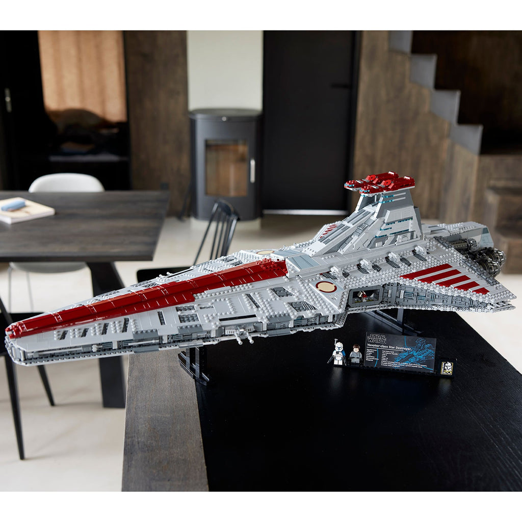 LEGO? Star Wars? Venator-Class Republic Attack Cruiser - Ultimate Collector Series