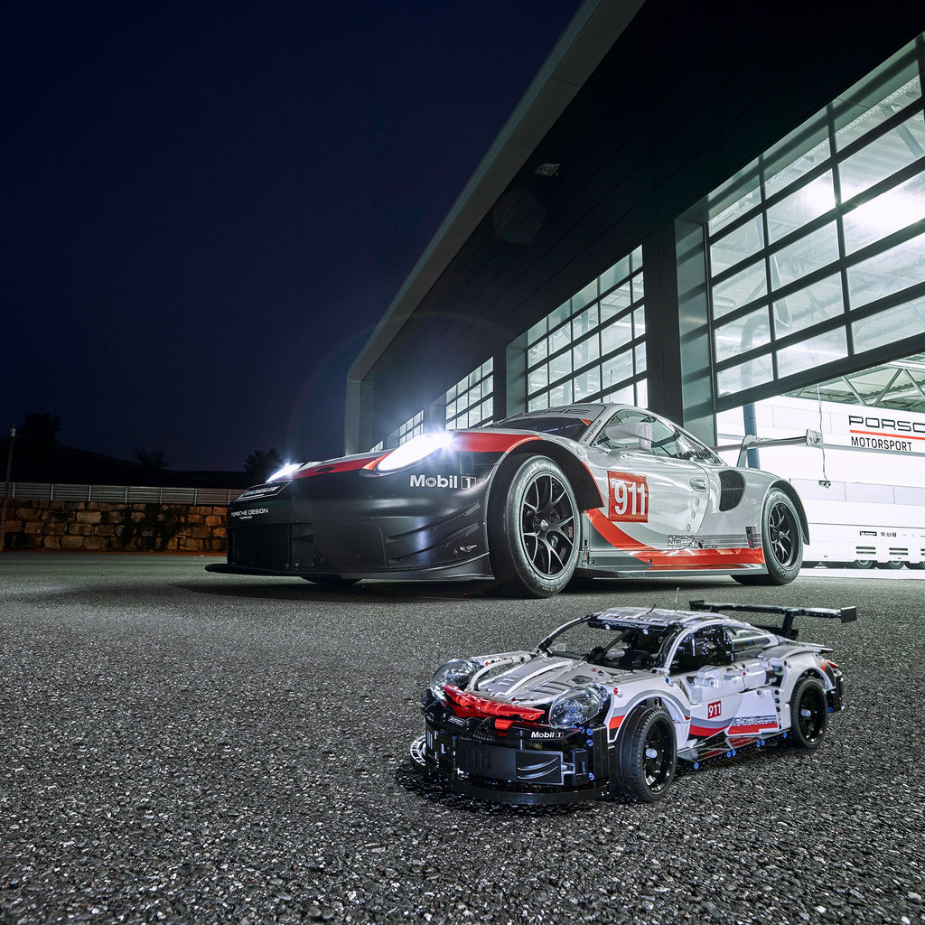LEGO? Technic Porsche 911 RSR