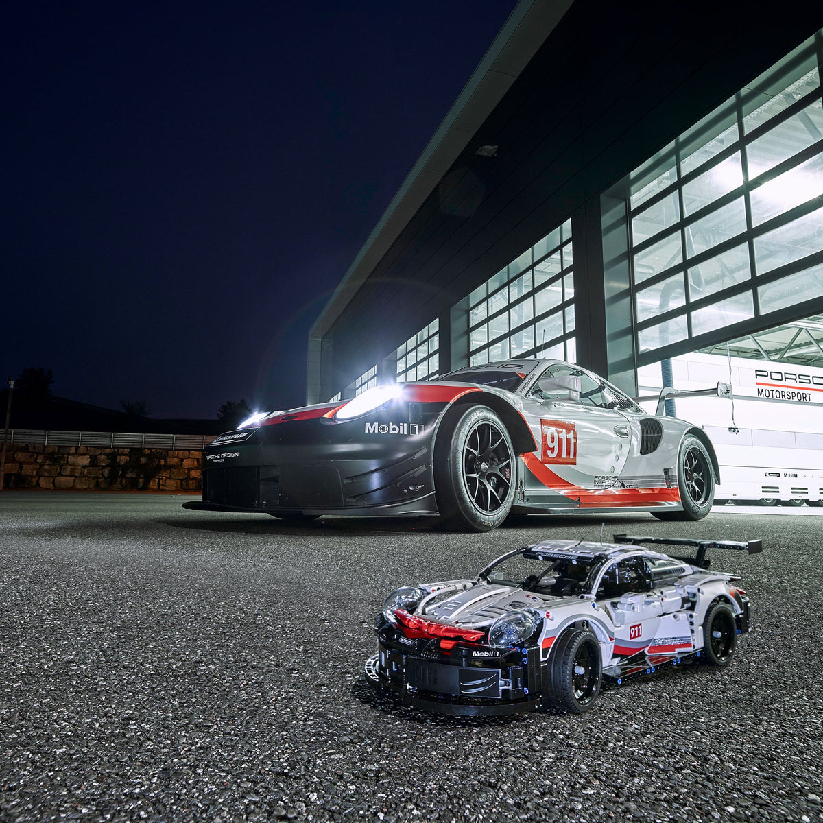 LEGO? Technic Porsche 911 RSR