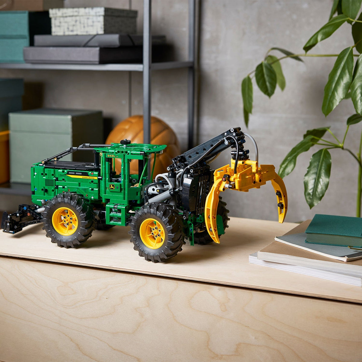 LEGO? Technic John Deere 948L-II Skidder