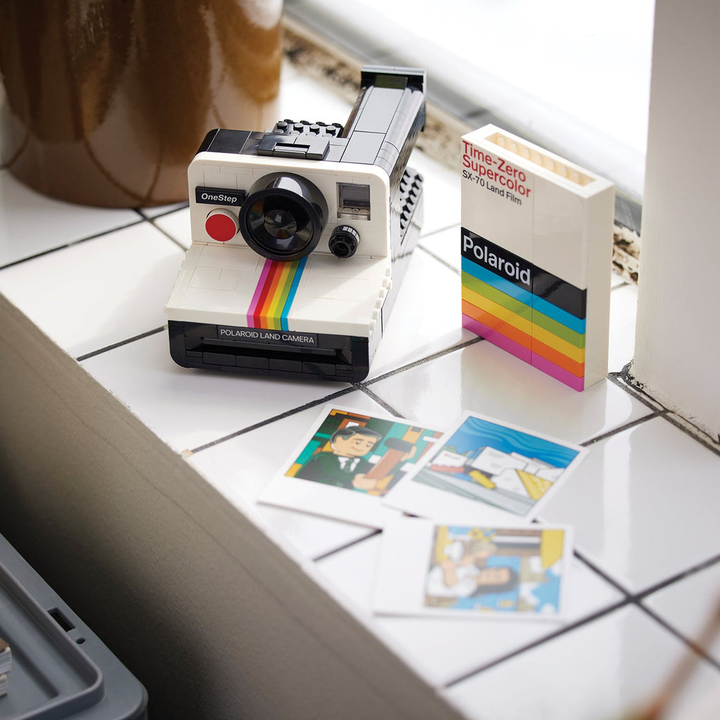 LEGO? Ideas Polaroid OneStep SX-70 Camera