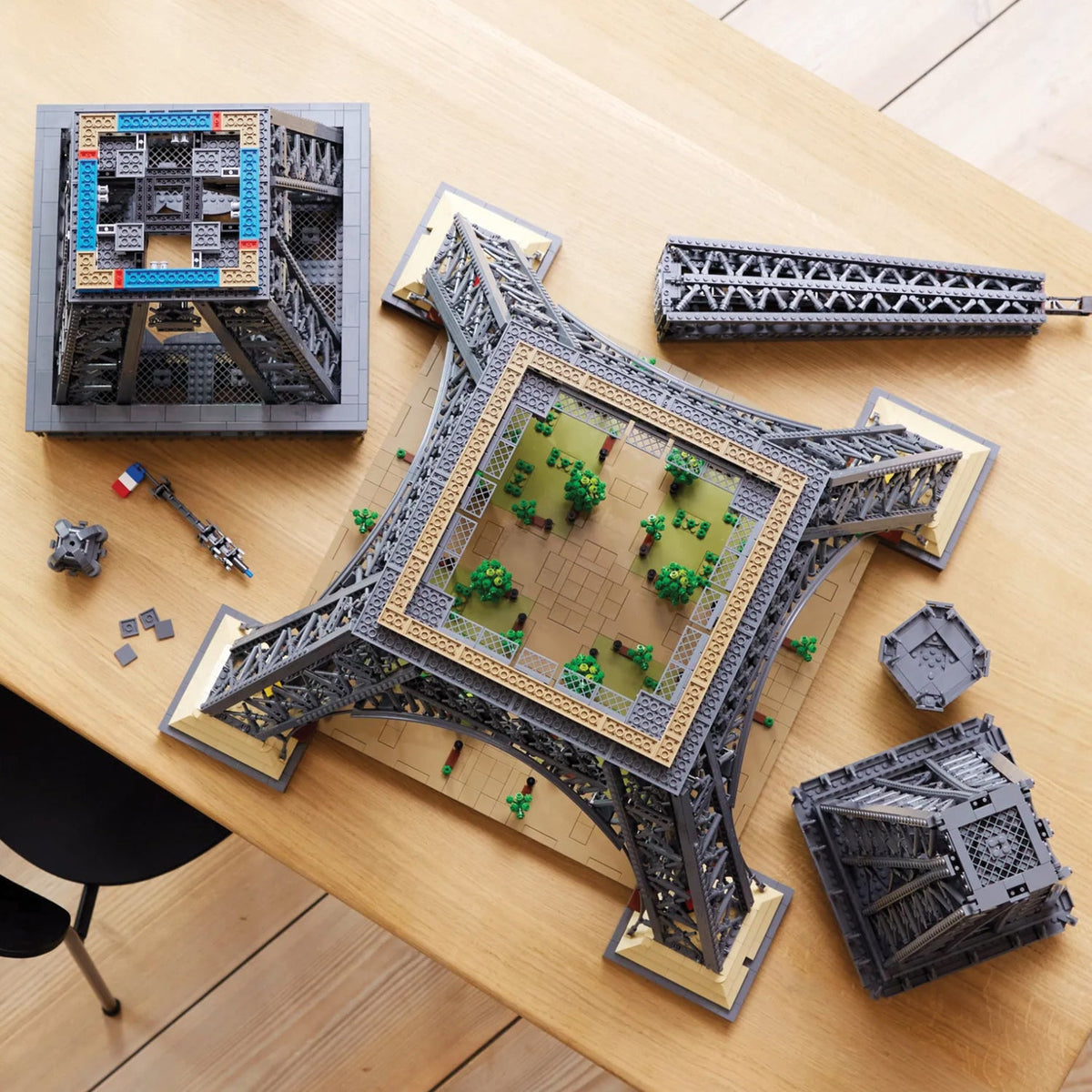 LEGO? Eiffel Tower
