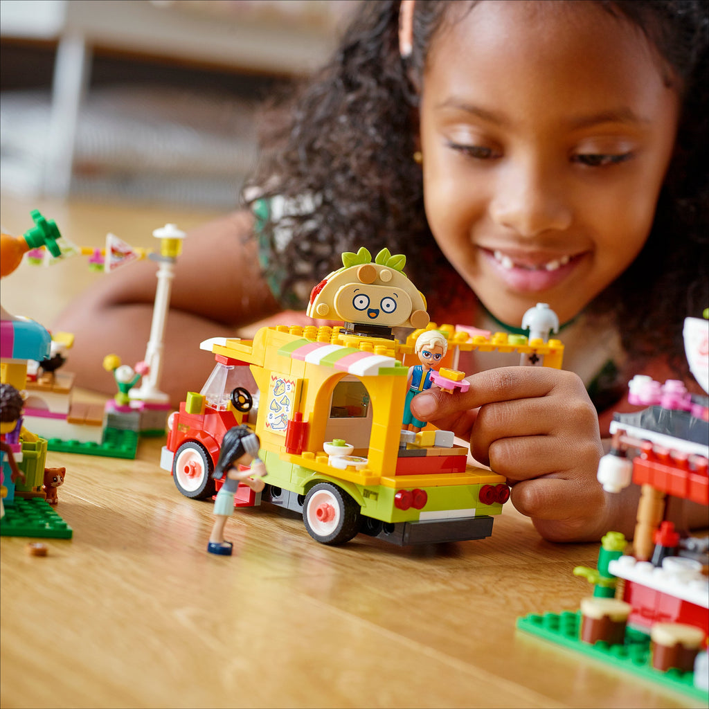 LEGO? Friends? Street Food Market