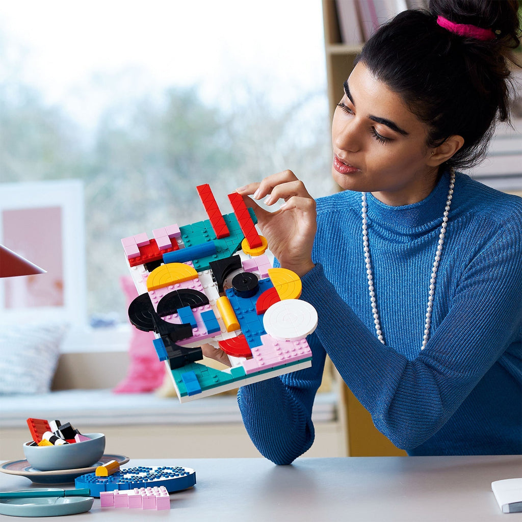 LEGO? Art Modern Art