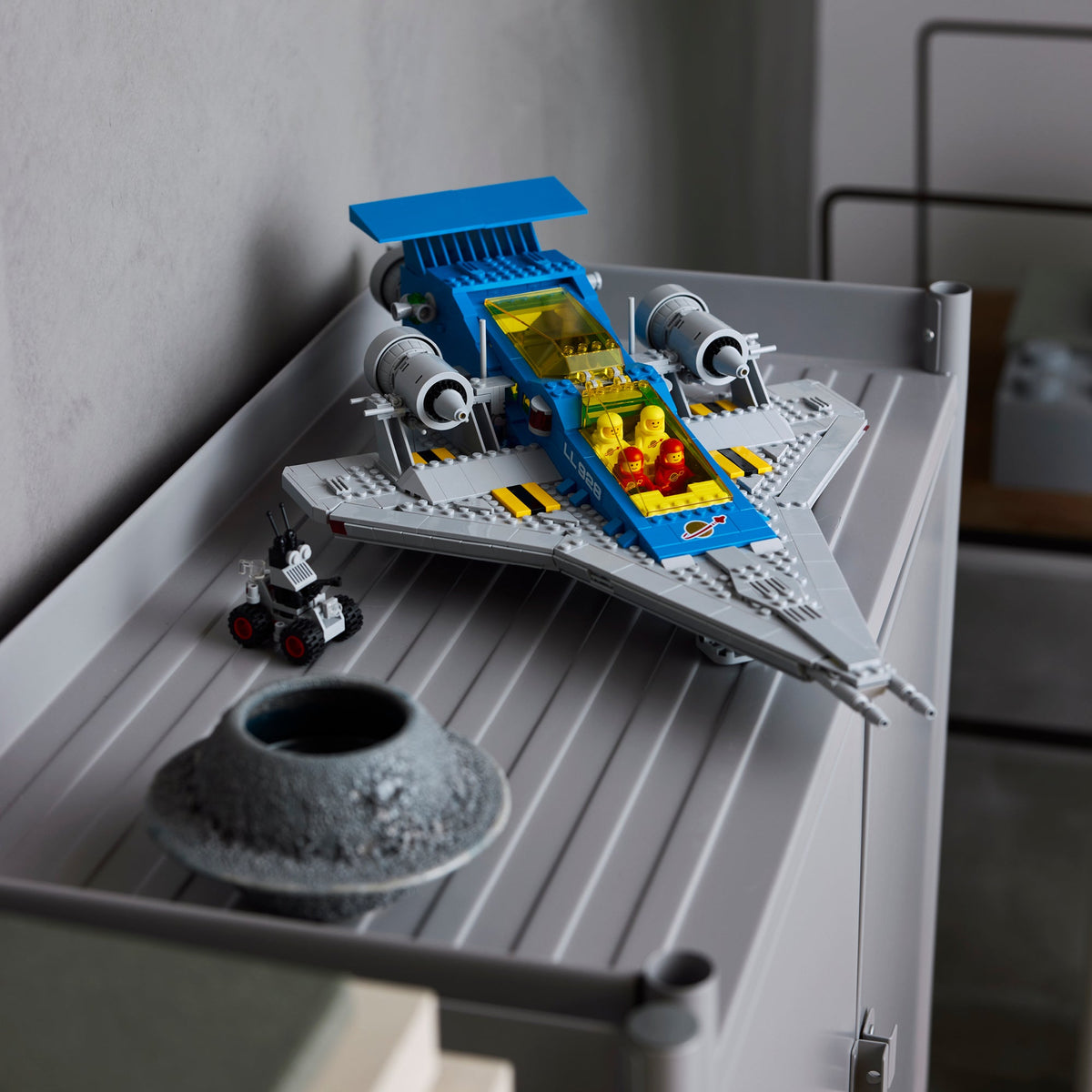 LEGO? Icons Galaxy Explorer
