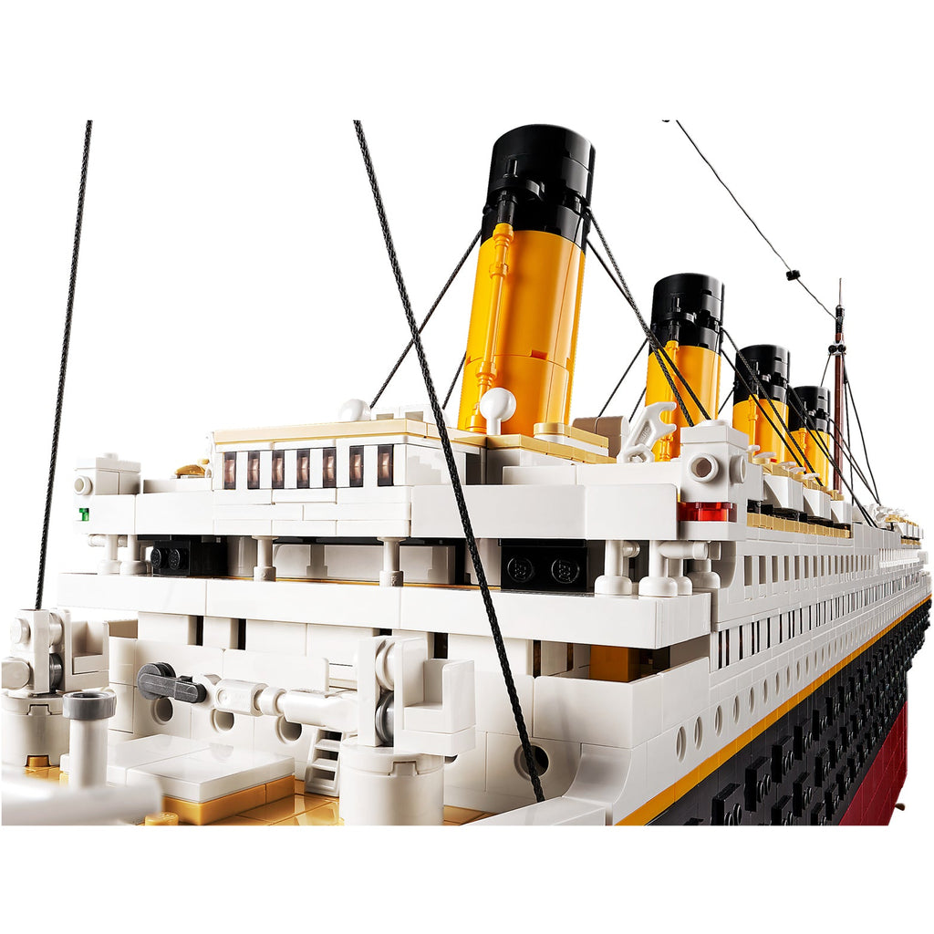 LEGO? Titanic