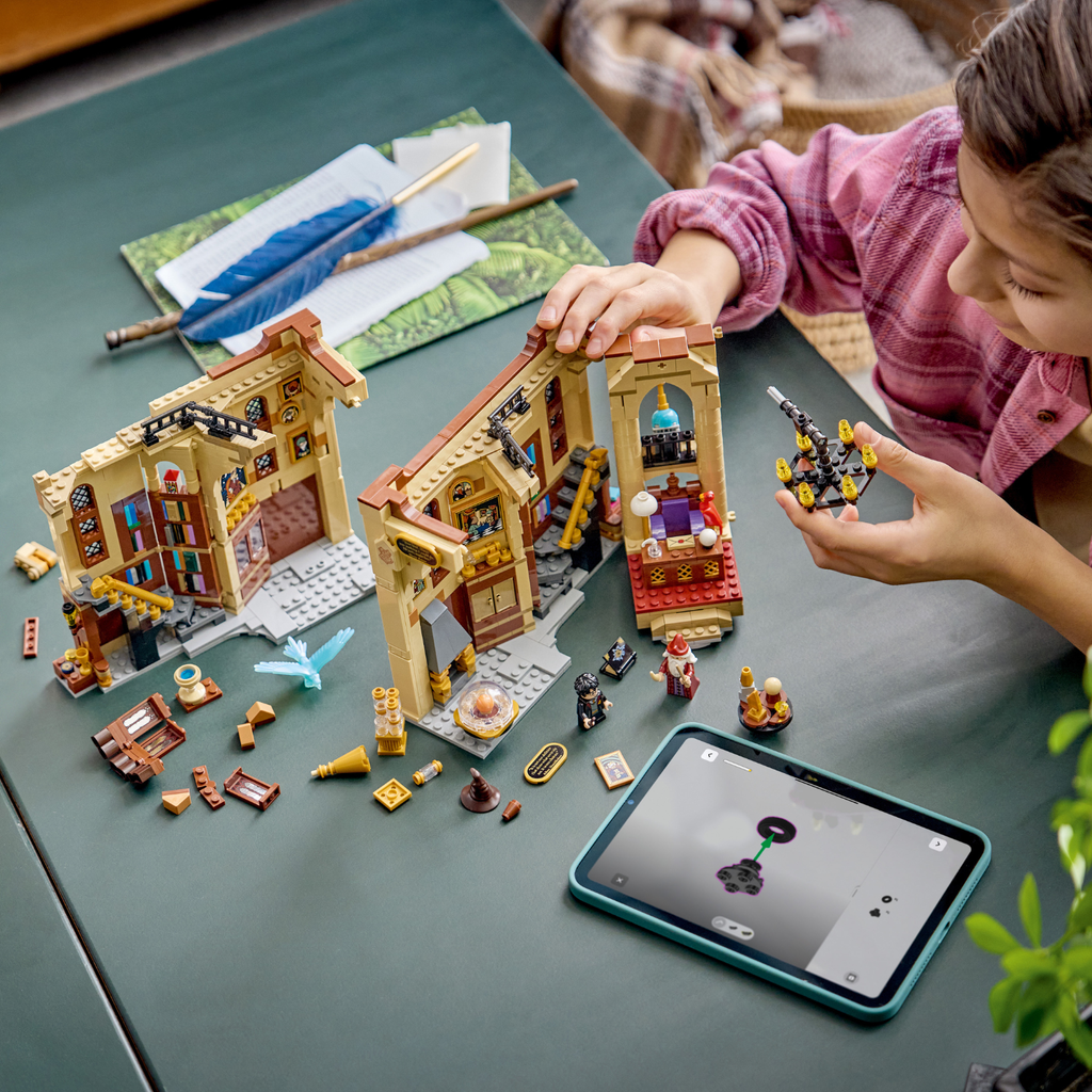 LEGO? Harry Potter? Book Nook: Dumbledore's Office