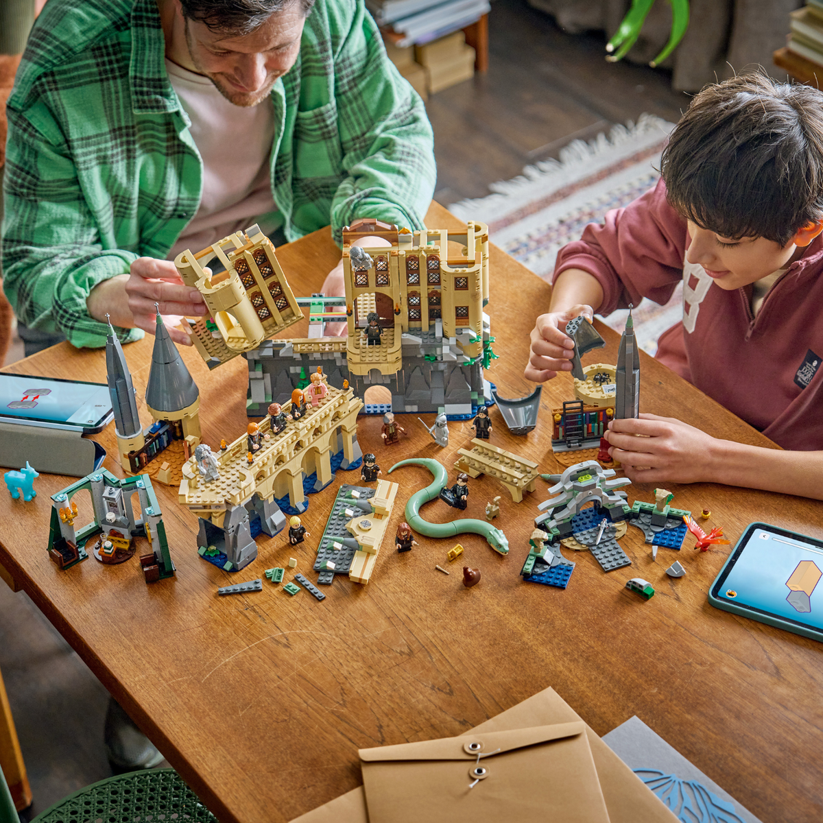 LEGO? Harry Potter? Hogwarts? Castle: East Wing