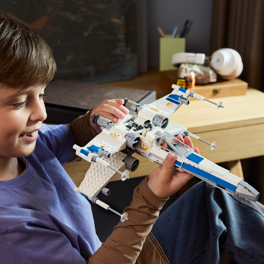 LEGO? Star Wars? New Republic X-Wing Starfighter?