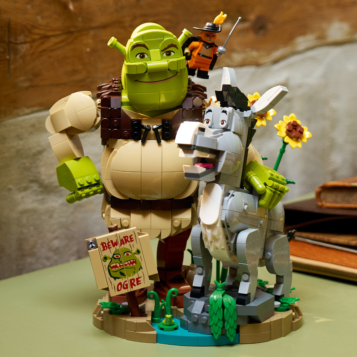LEGO? Shrek: Shrek, Donkey & Puss in Boots