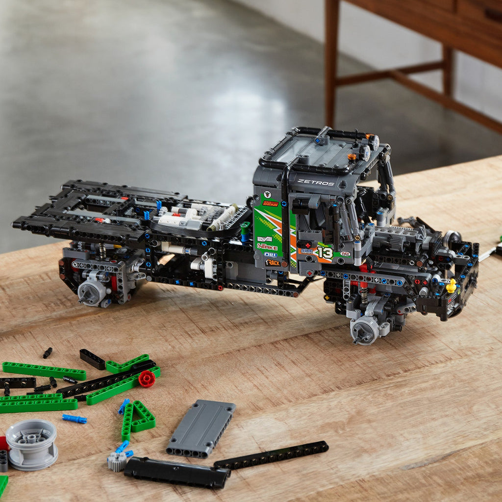 LEGO? Technic 4x4 Mercedes-Benz Zetros Trial Truck
