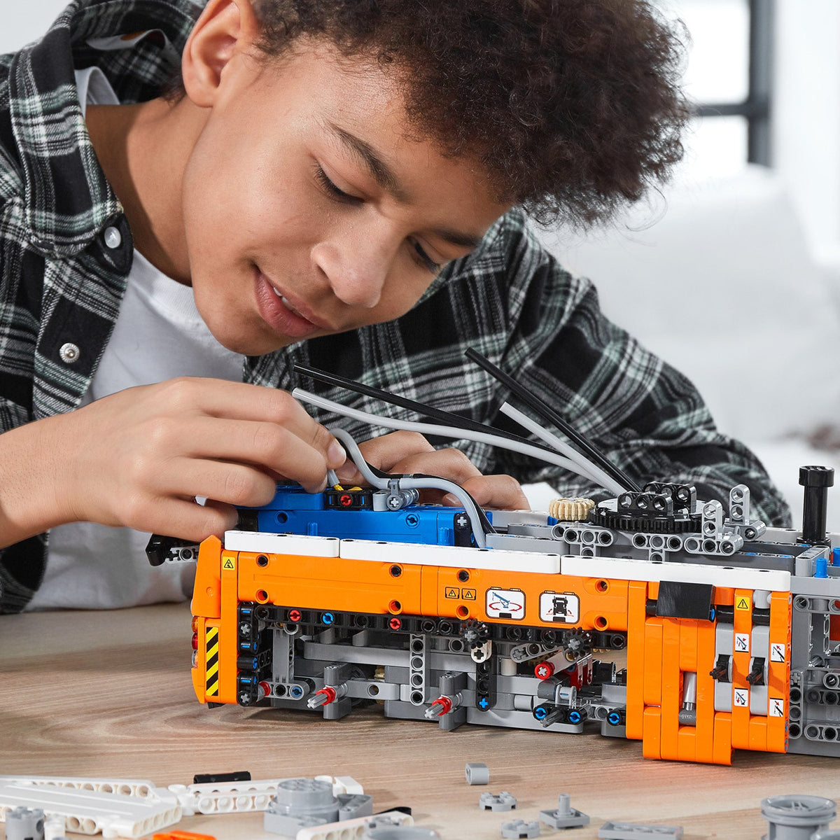 LEGO? Technic Heavy-duty Tow Truck